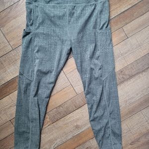 Zyia Capri legging